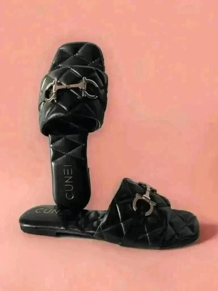 Black Quilt Flats