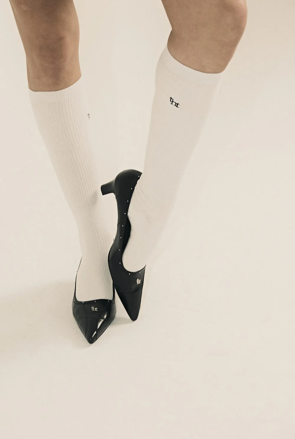 Classic logo pumps
