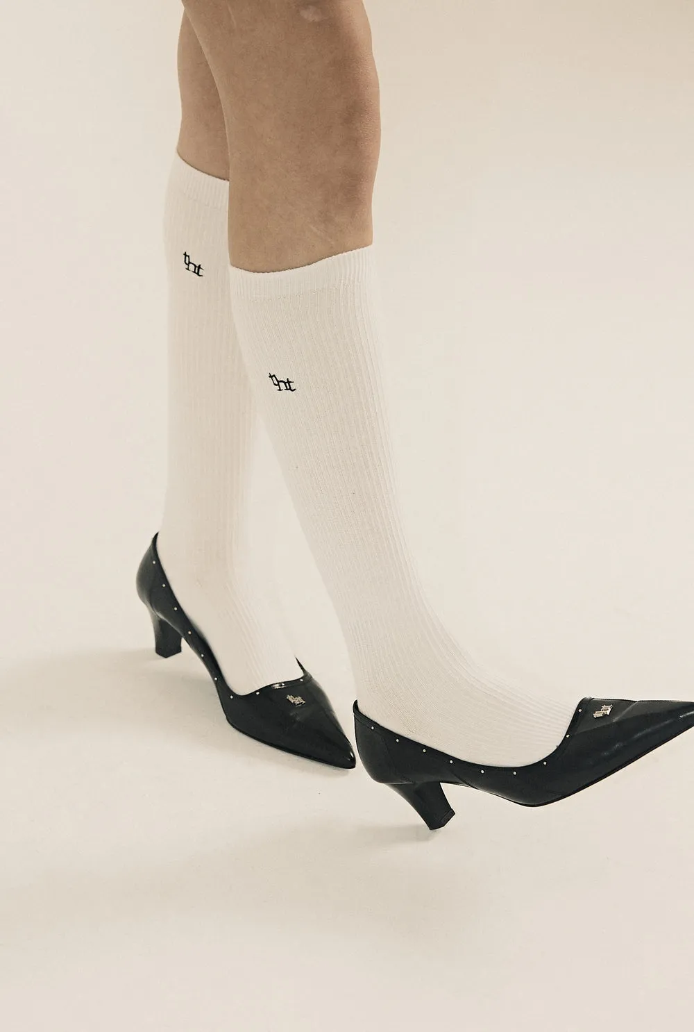 Classic logo pumps