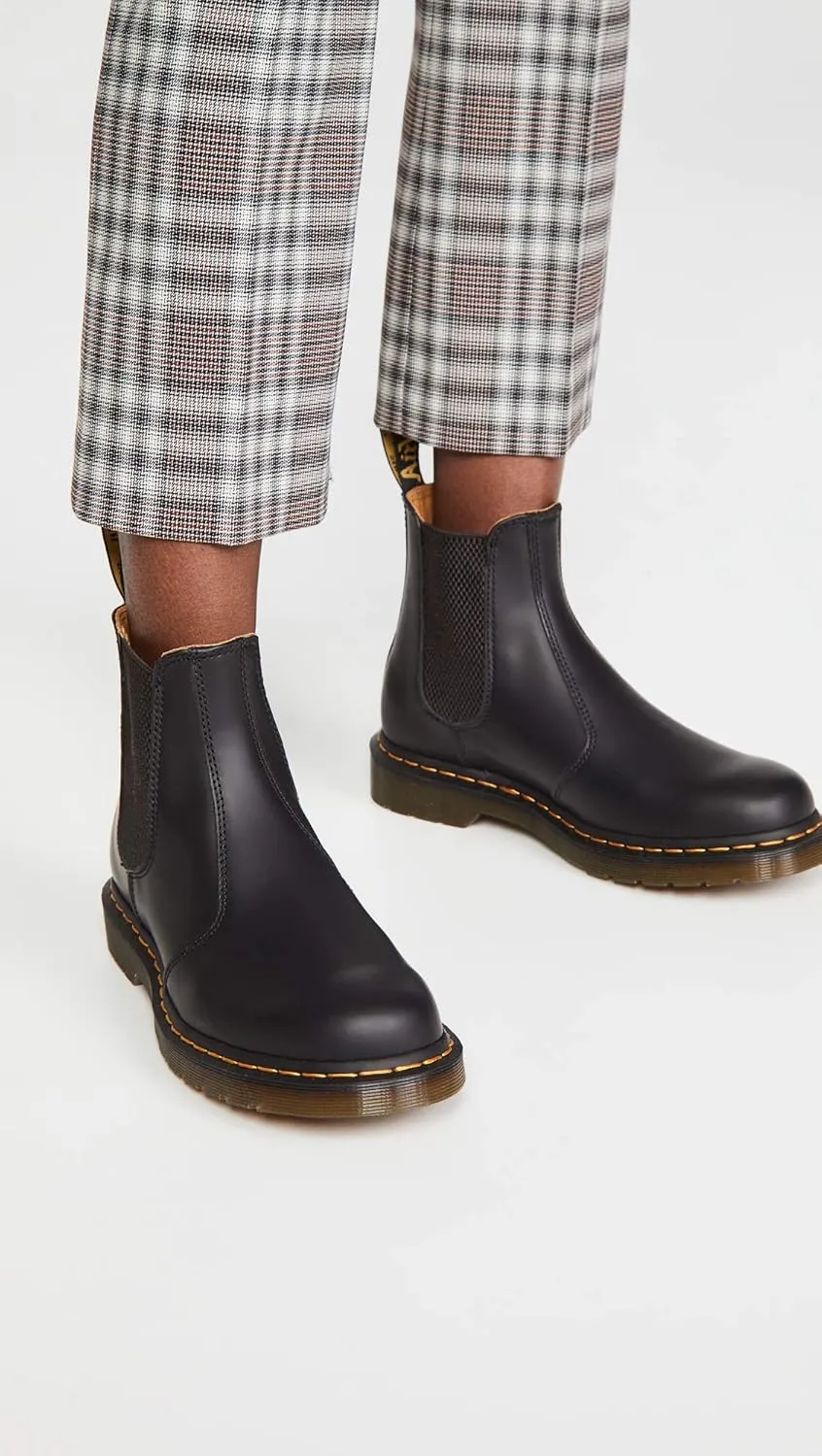 Dr. Martens Unisex 2976 Chelsea Boot