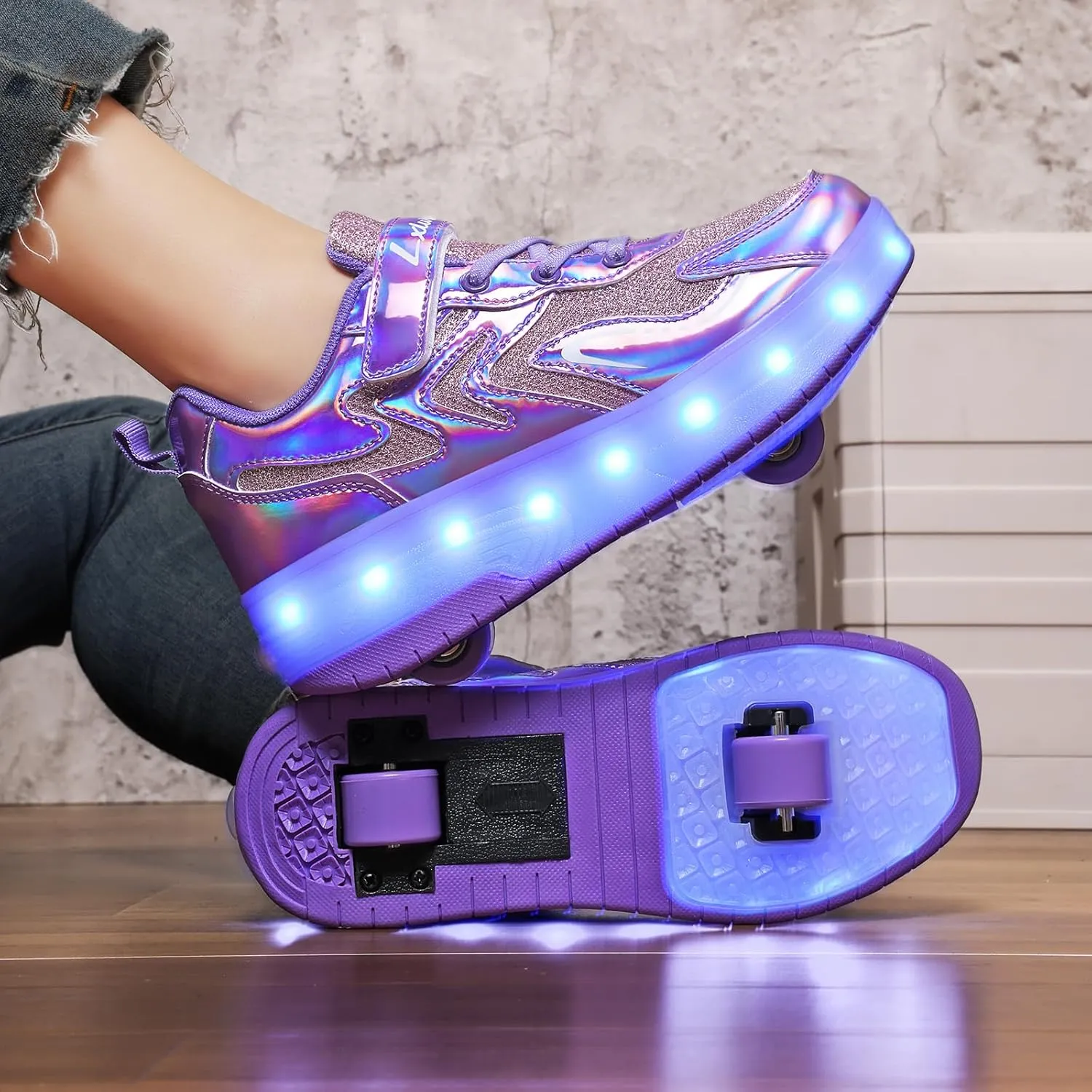Girls Roller Shoes LED Lights Up Sneakers with Wheels Removable Lightweight Roller Skates Boys Beginners Trainers Skate Comfortable Sports Footwear Athletic USB Charge Sneaker Kids Gifts
