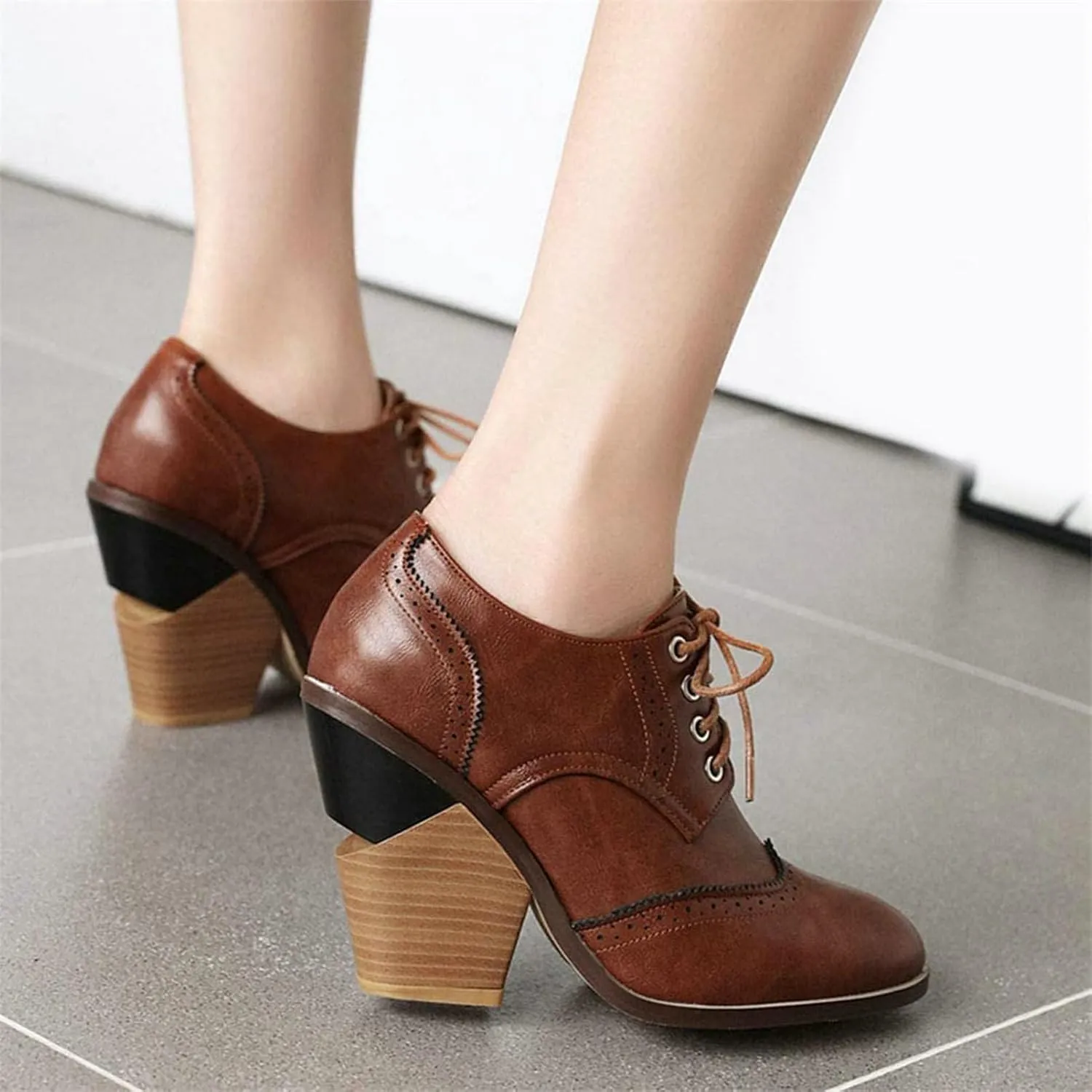 KysBloes Women's Wingtip Oxford Lace Up Shoes Chunky Block Heel Vintage Brogues Classic Closed Toe Saddle Shoes Gift Booties