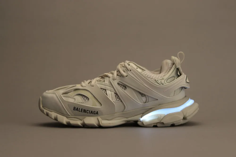 LW - Bla Track LED White Sneaker