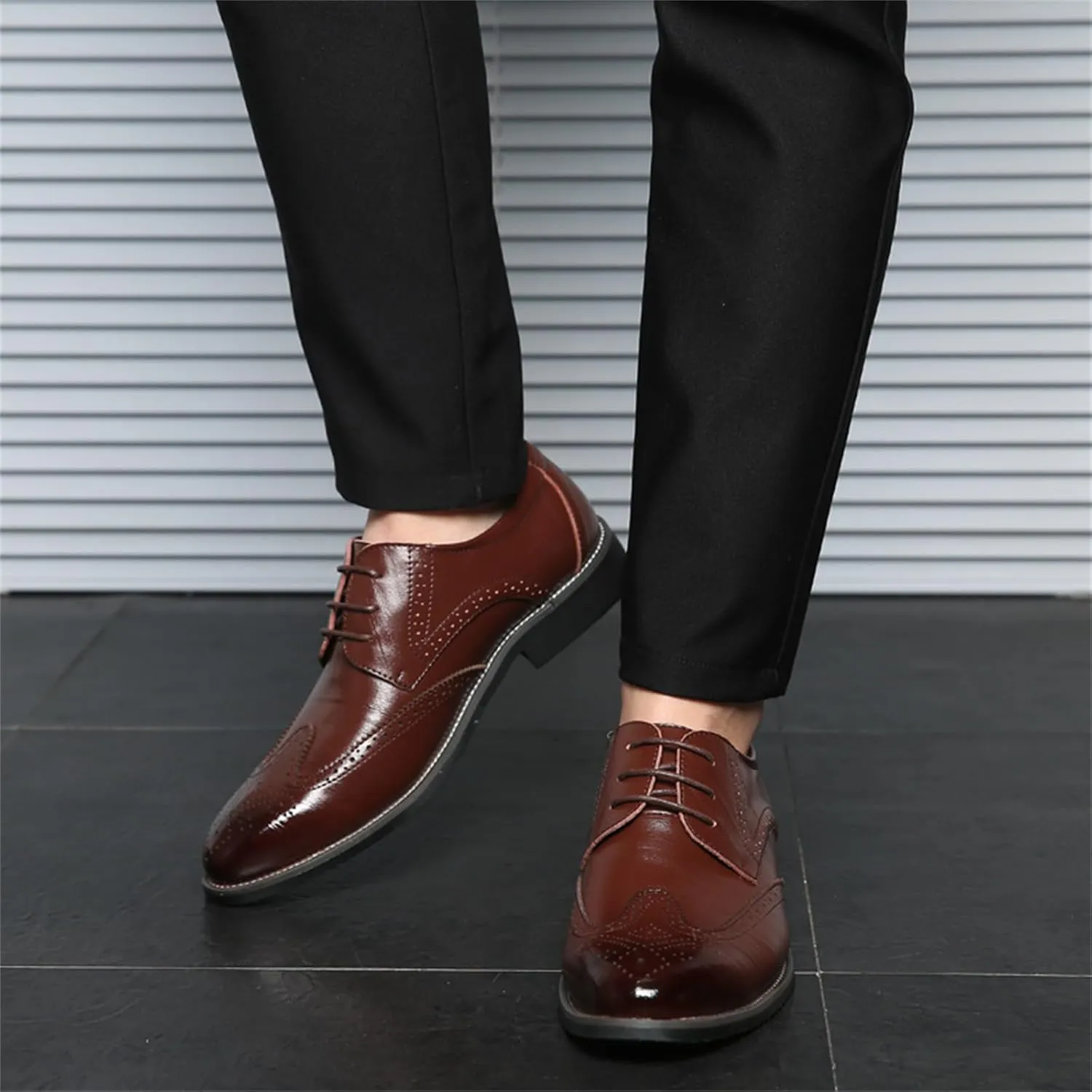 Men's Classic Leather Formal Business Oxford Wingtip Lace Up Retro Casual Dress Shoes for Men Comfortable