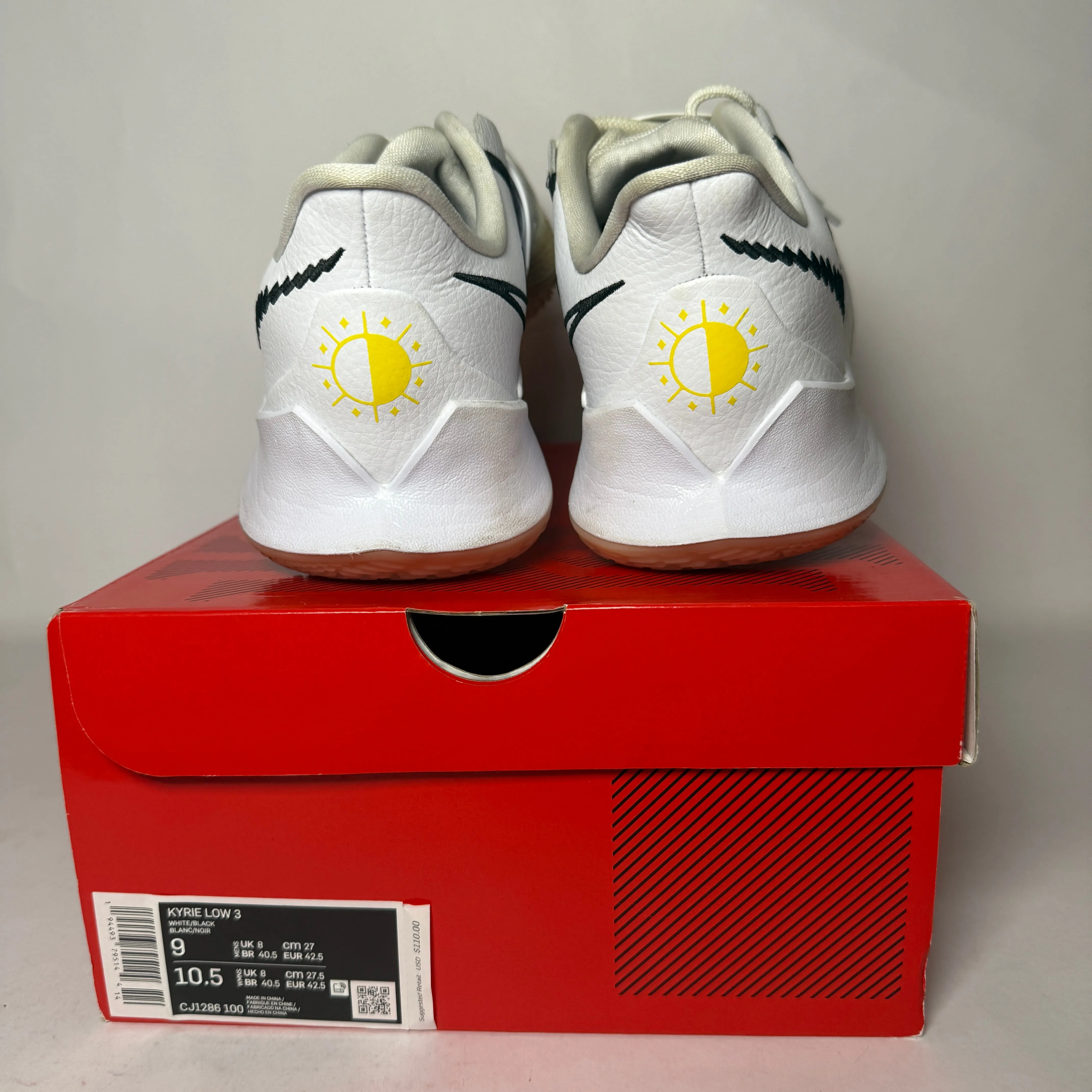 Nike Kyrie Low 3 White Black Glow *pre-owned* (SIZE 9)