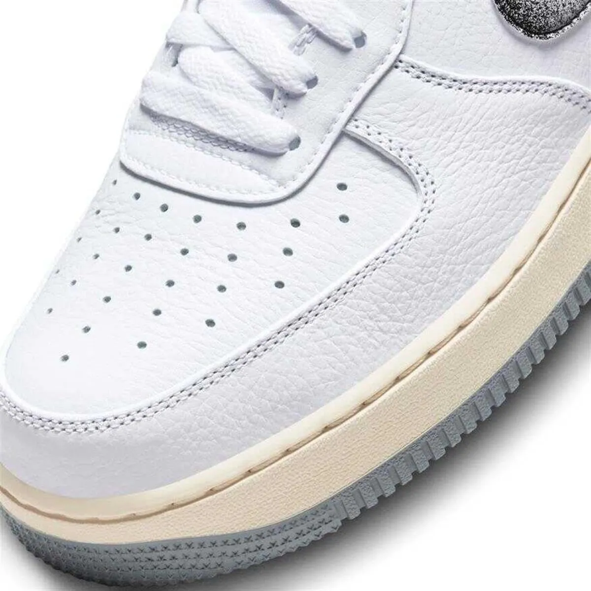 Nike Men's Court Vision Low Sneaker