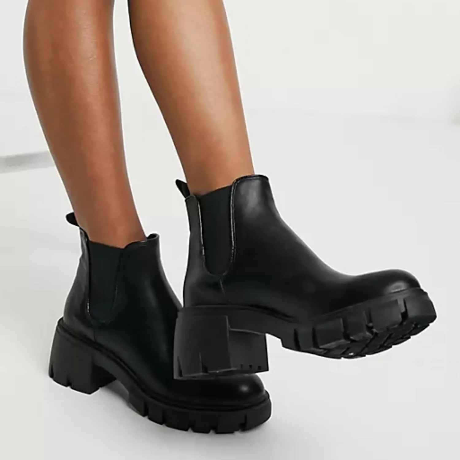 Steve Madden Women's Howler Chelsea Boot