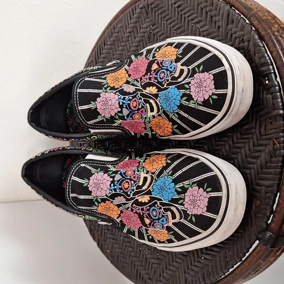 Vans Men's Classic Slip-On Glow In The Dark Sneaker De Los Muertos Men Sz 11.5