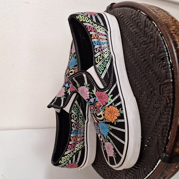 Vans Men's Classic Slip-On Glow In The Dark Sneaker De Los Muertos Men Sz 11.5