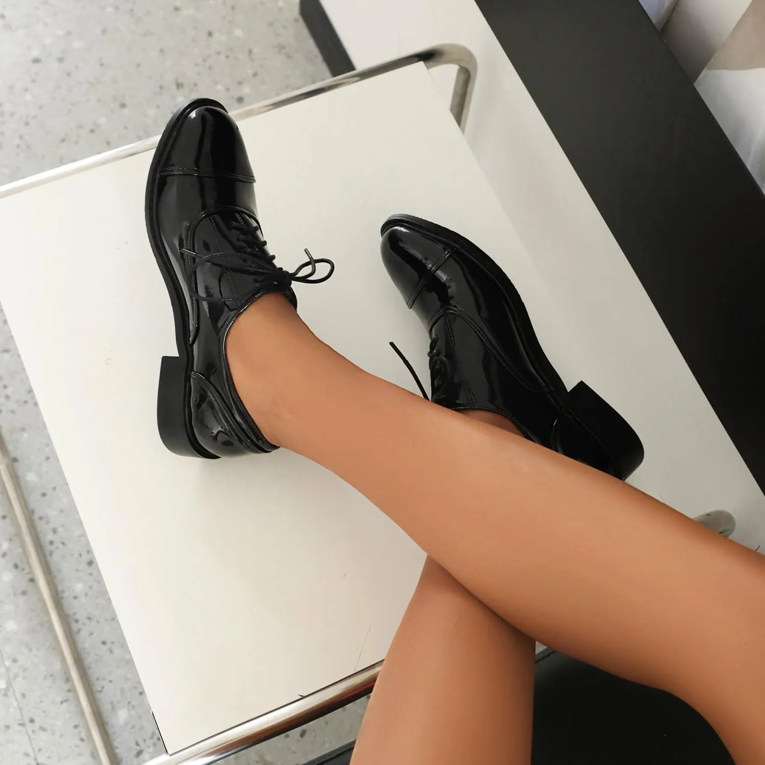 Women's Casual Dress Oxford Shoes, Vintage Brogue Saddle Oxfords, Wingtip Round Toe Lace up Shoes
