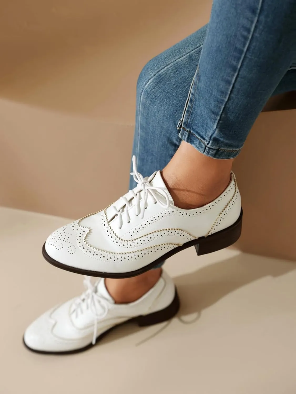 Women's Round Toe Low Chunky Heel Oxford Vintage Flat Pumps Comfortable Lace Up Business Wingtip Brogue Office Dress Shoes