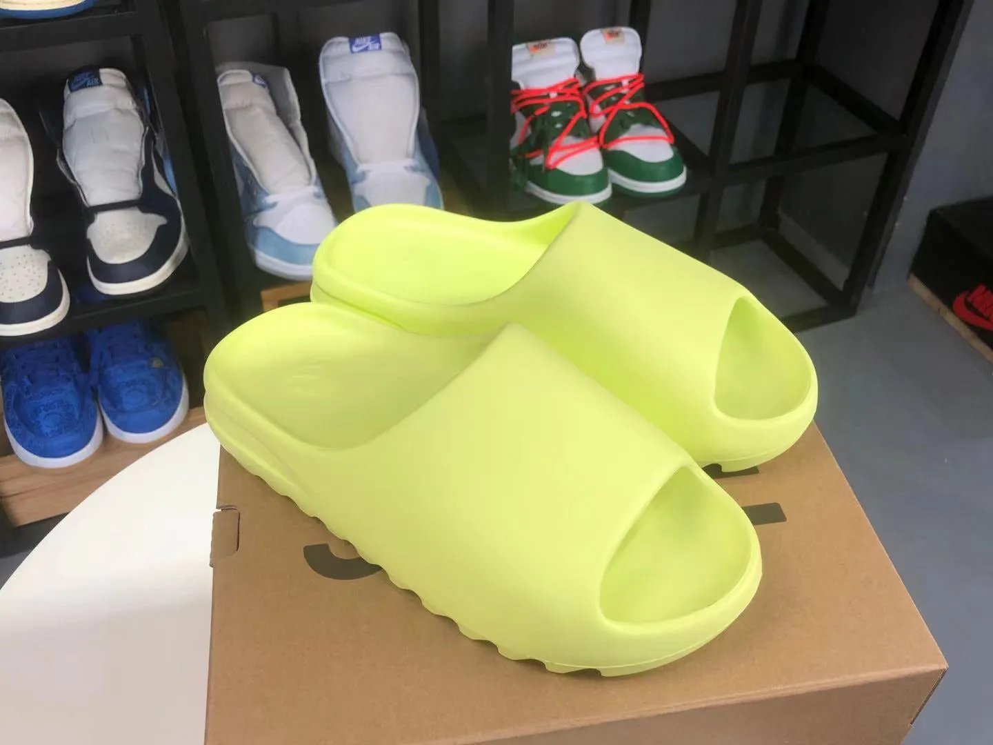 Yeezy Slides Glow Green 2021